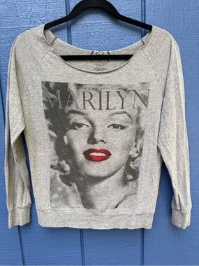 Marilyn Graphic Long Sleeve with Red Lip Accent